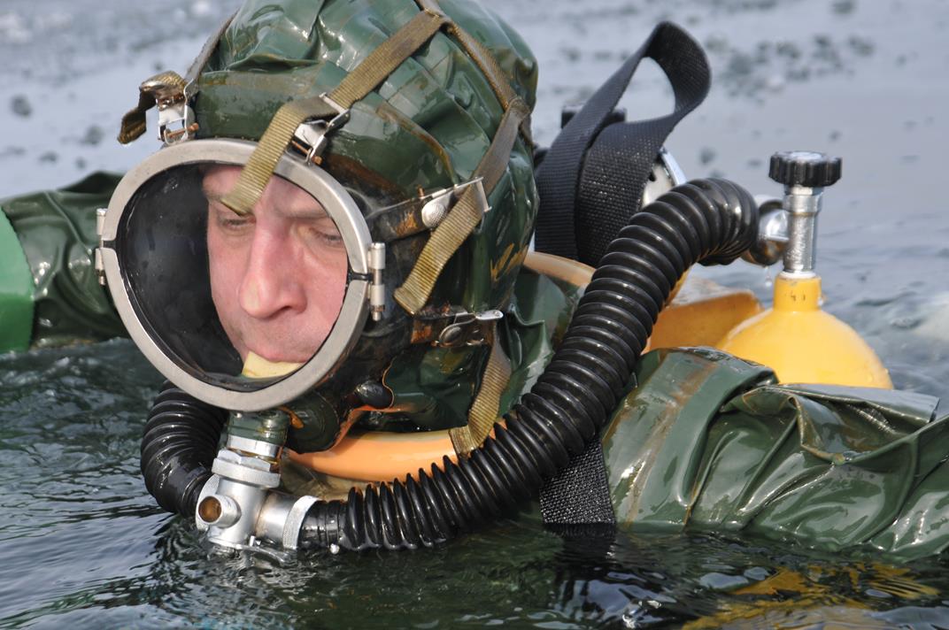 Prawie hełm nurkowy